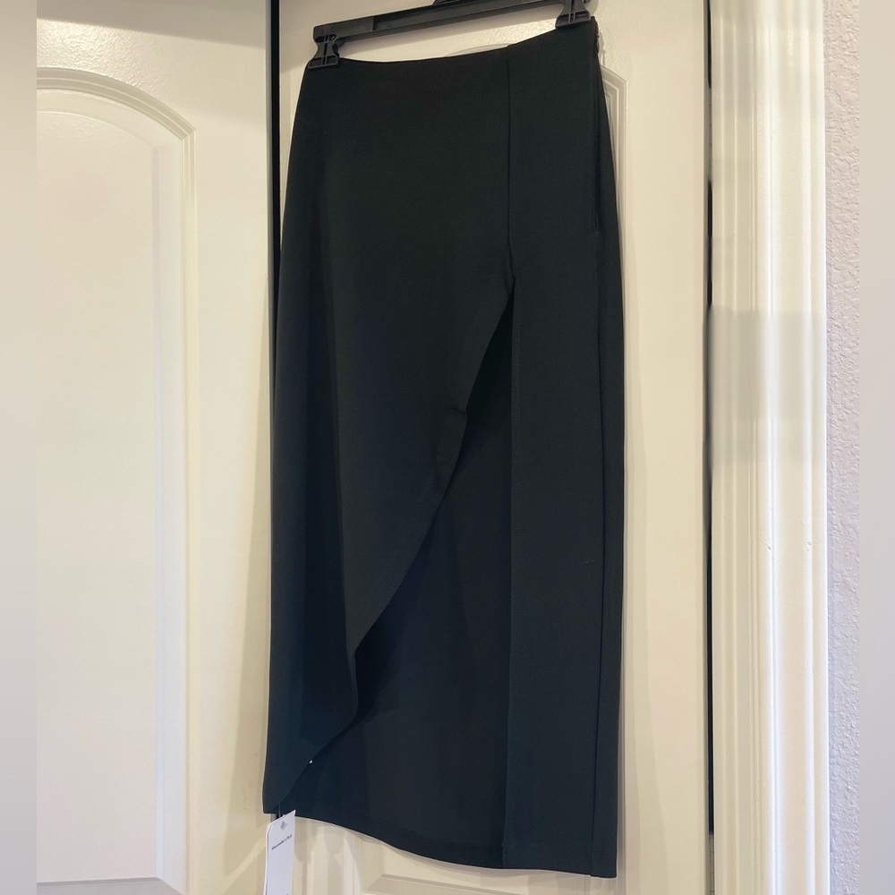Abercrombie & Fitch Skirt - Picture 2 of 6